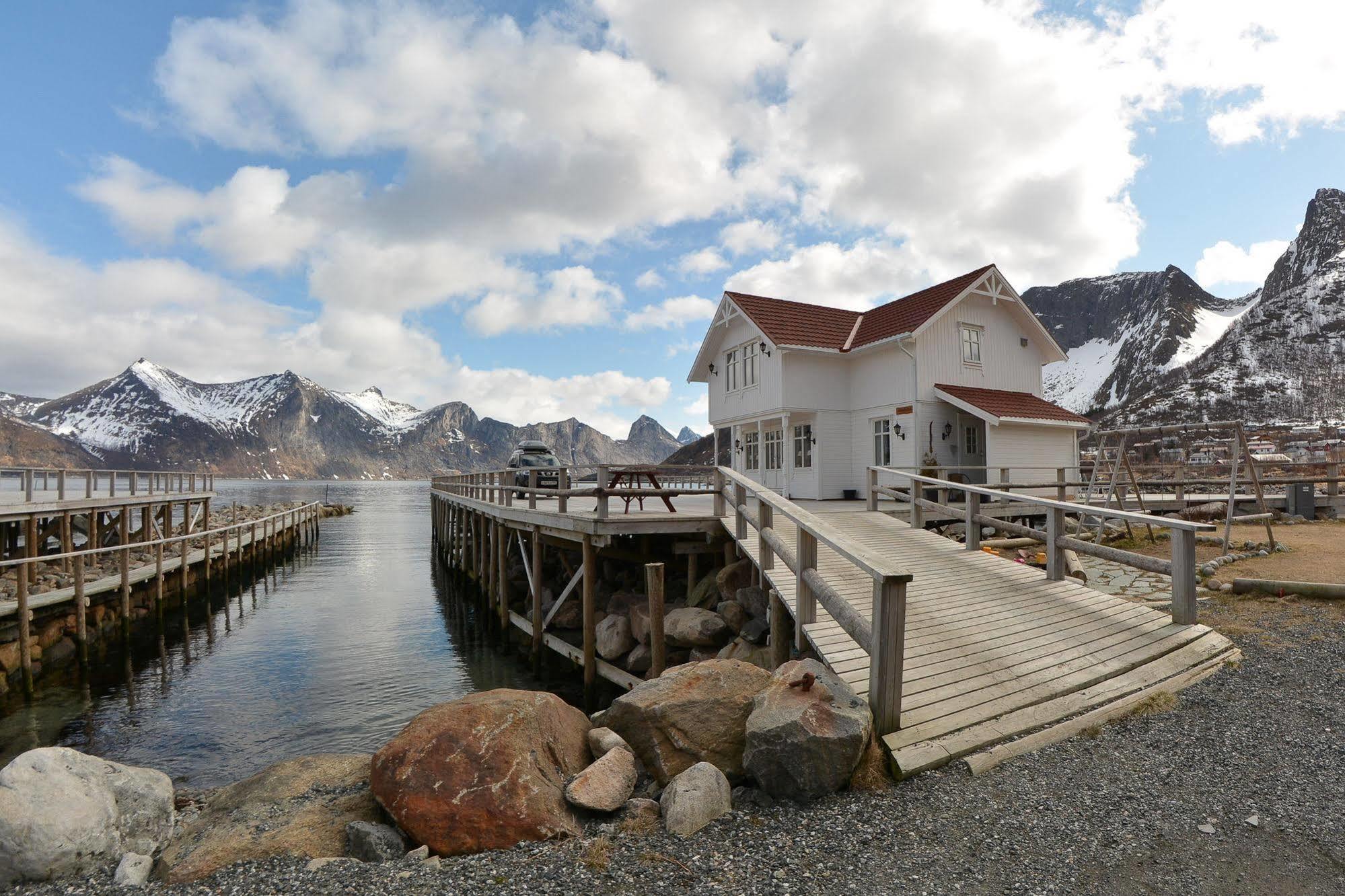 Mefjord Brygge Hotel Tromso Exterior photo